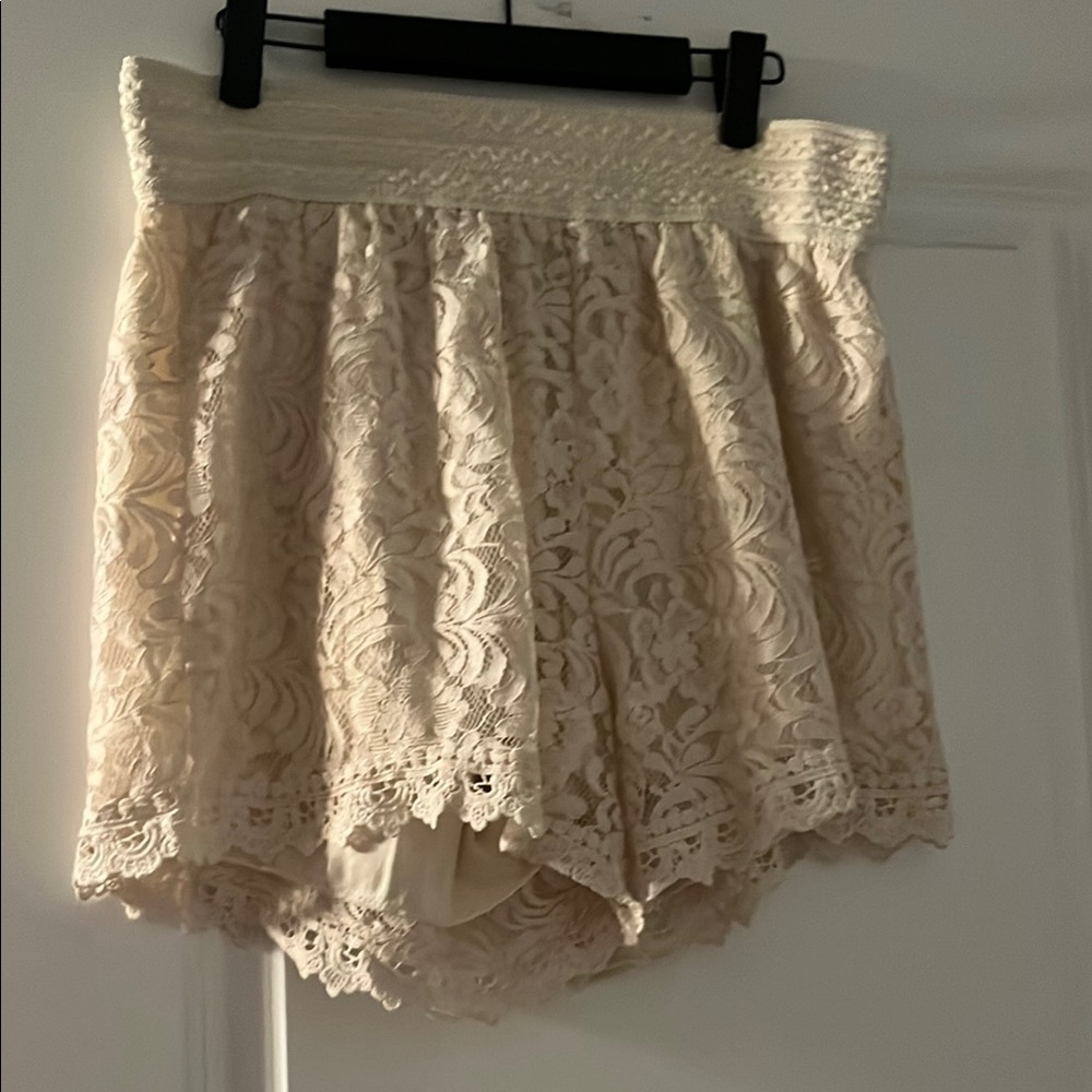 Ambiance apparel- Cream Lace Shorts